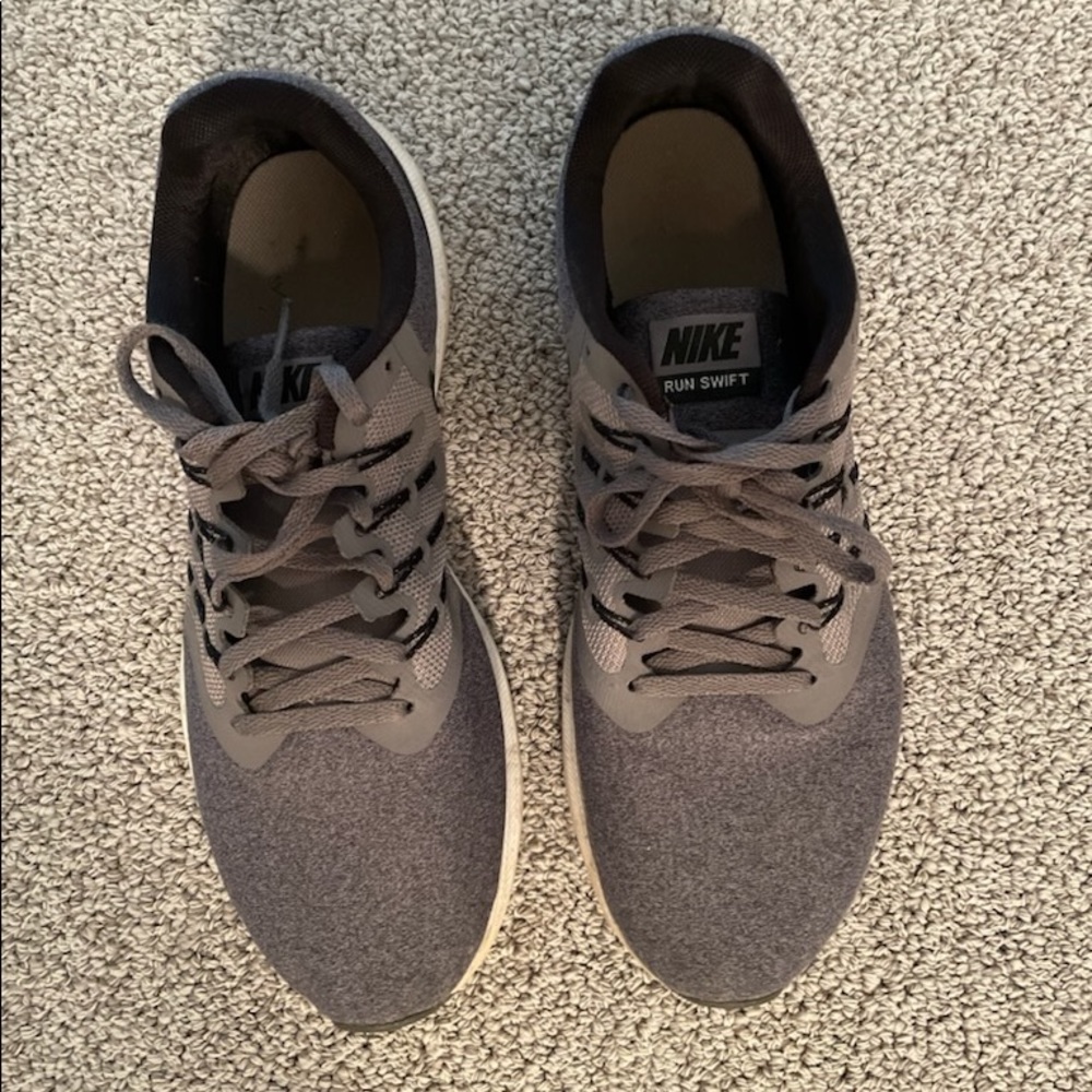 Nike men’s running shoes size 10